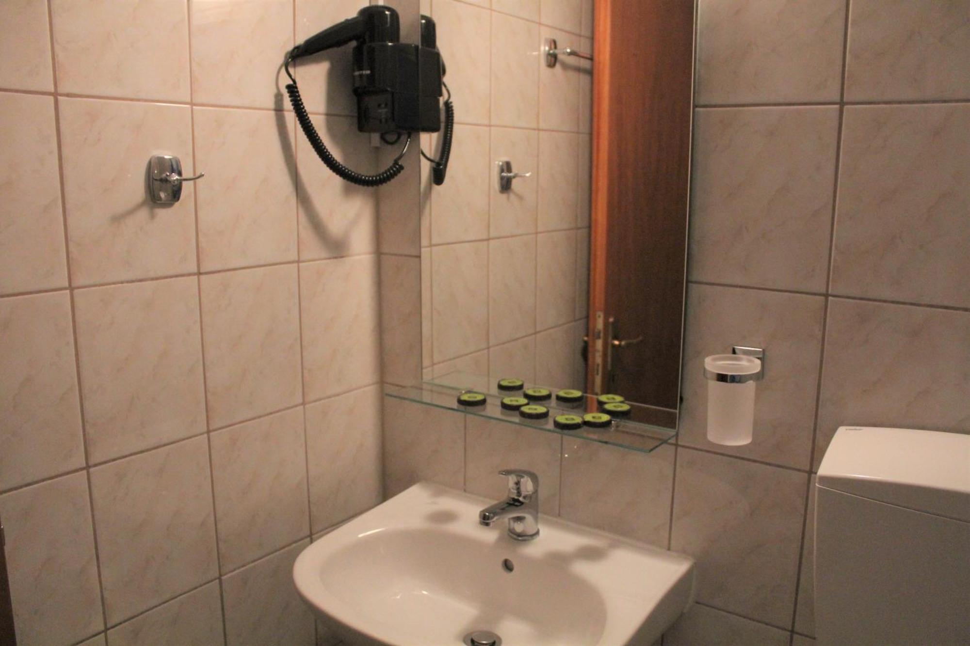 Atira Apart Hotel Olympiakí Aktí Екстериор снимка